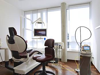 Behandlungszimmer der Zahnarztpraxis Dr. Steinhaus