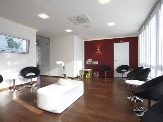 Wartezimmer der Zahnarztpraxis Dr. Steinhaus