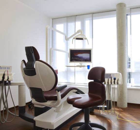 Behandlungszimmer der Zahnarztpraxis Dr. Steinhaus
